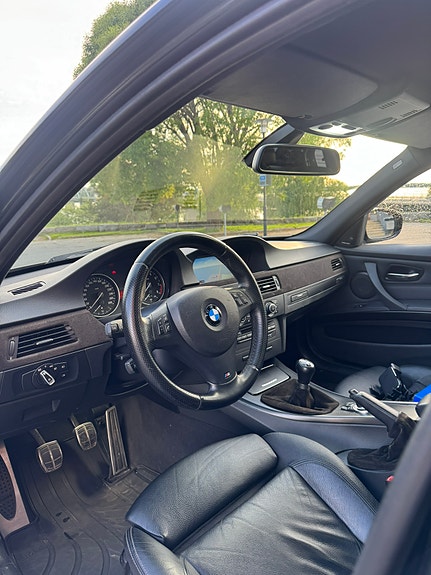 BMW 335i 3 of 5