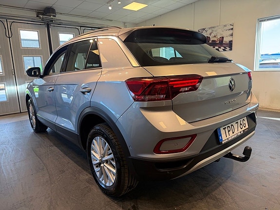 Volkswagen T-Roc 3 of 5