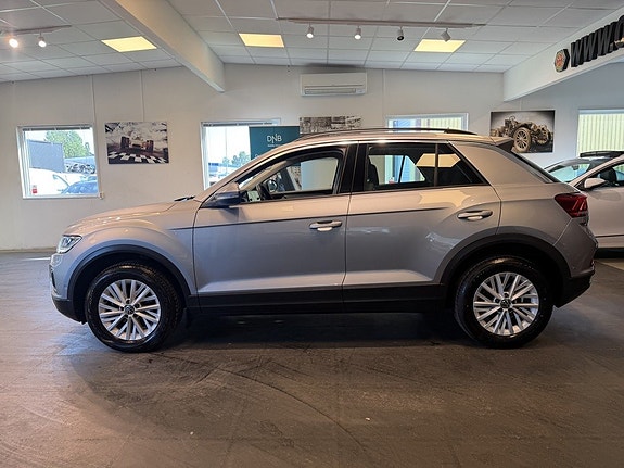Volkswagen T-Roc 18 of 22