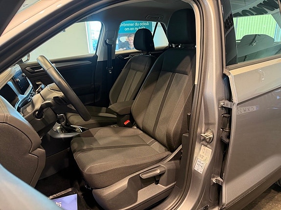 Volkswagen T-Roc 10 of 22