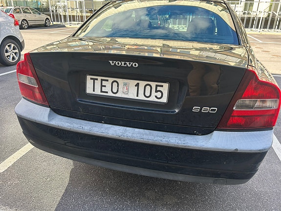Volvo S80 4 of 5