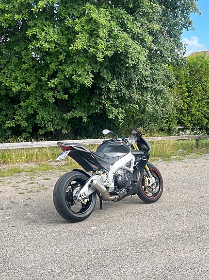 Aprilia Tuono V4R APRC 3 of 5