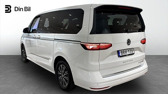 Volkswagen Multivan 3 of 5