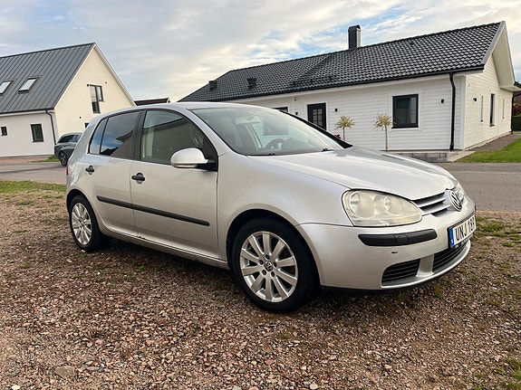 Volkswagen Golf V 4 of 5