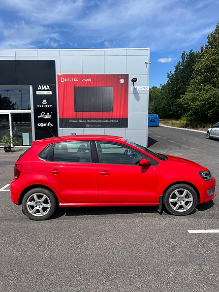 Volkswagen Polo 2 of 5