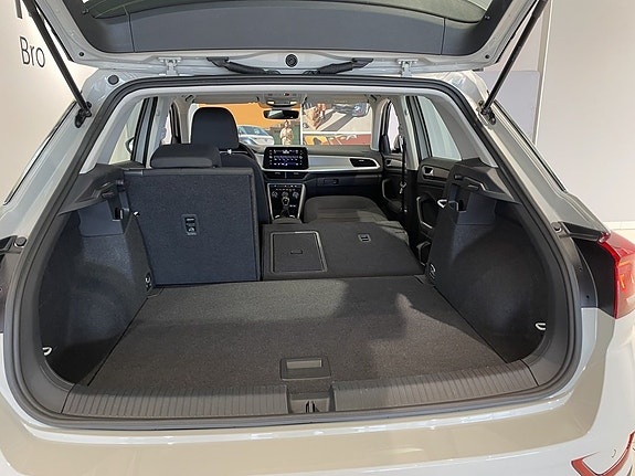 Volkswagen T-Roc 14 of 24