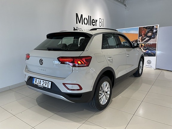 Volkswagen T-Roc 8 of 24