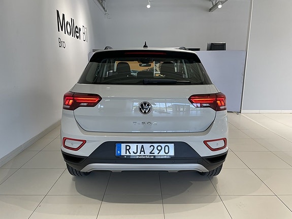 Volkswagen T-Roc 9 of 24
