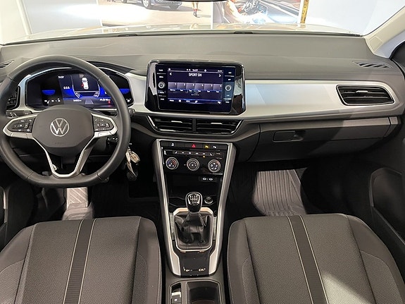 Volkswagen T-Roc 19 of 24