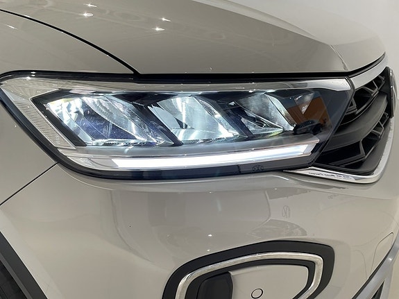 Volkswagen T-Roc 4 of 24