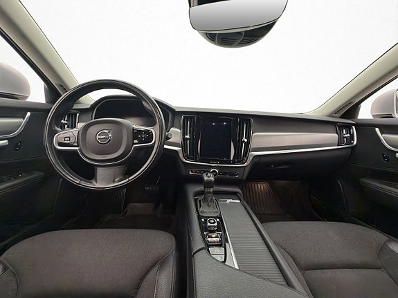 Volvo V90 26 of 30