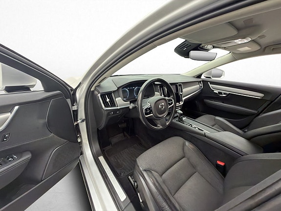 Volvo V90 10 of 30