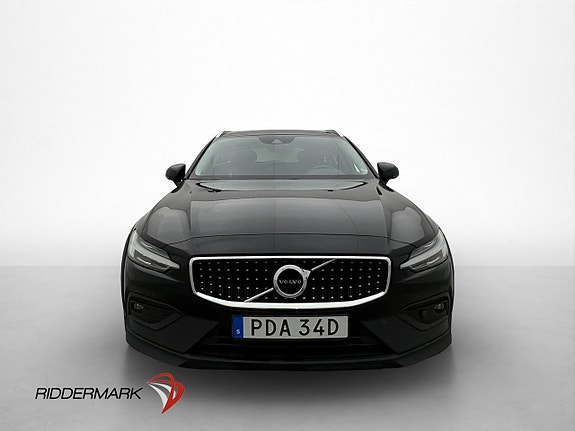 Volvo V60 Cross Country 2 of 5