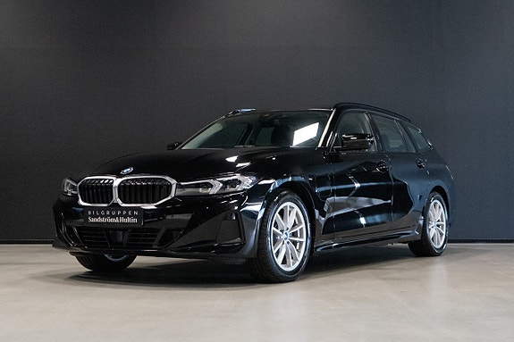 BMW 330e 3 of 5