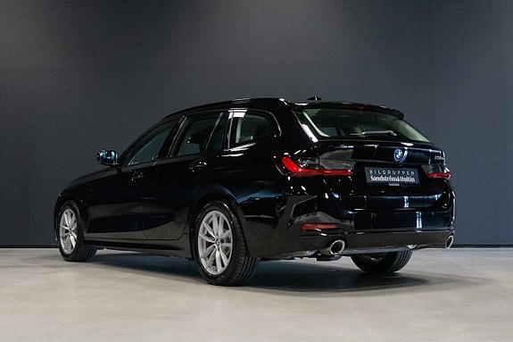 BMW 330e 4 of 5