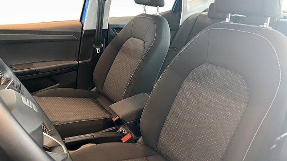 Seat Arona 8 of 13