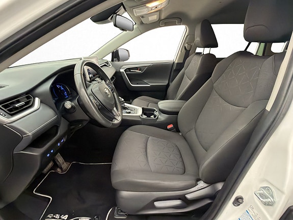 Toyota RAV4 10 of 30