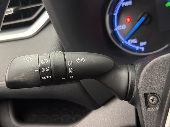 Toyota RAV4 13 of 30