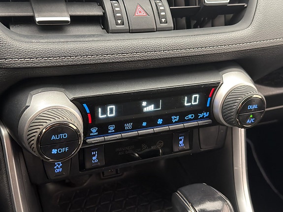 Toyota RAV4 22 of 30
