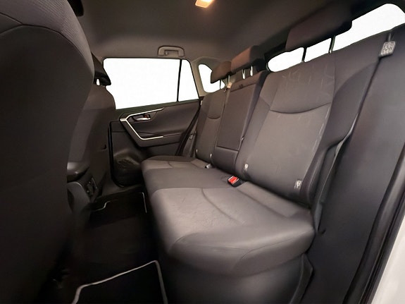 Toyota RAV4 26 of 30