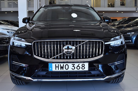 Volvo XC60 2 of 5