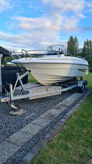 HR 602 CC 2017- Evinrude E-TEC 115 2018 - 143 timmar 2 of 10