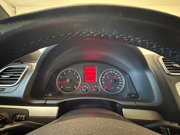 Volkswagen Scirocco 4 of 5