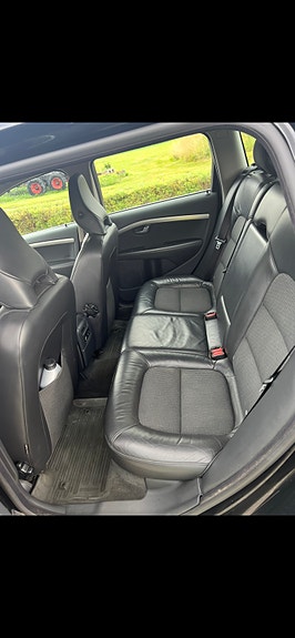 Volvo V70 7 of 16