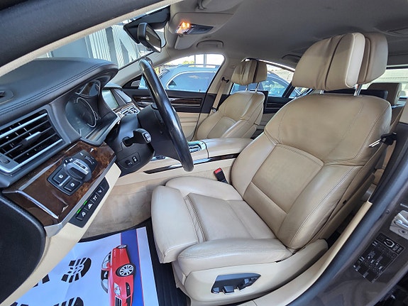 BMW 750Li 26 of 30