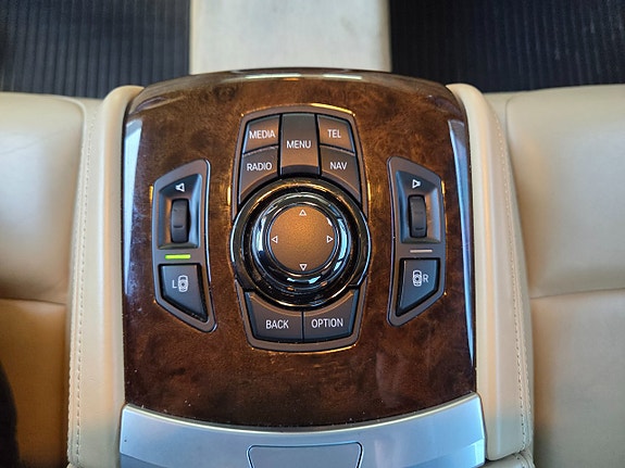 BMW 750Li 18 of 30