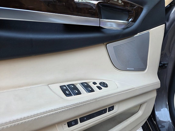 BMW 750Li 28 of 30