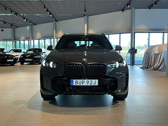 BMW X5 2 of 5