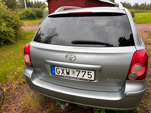 Toyota Avensis 4 of 5