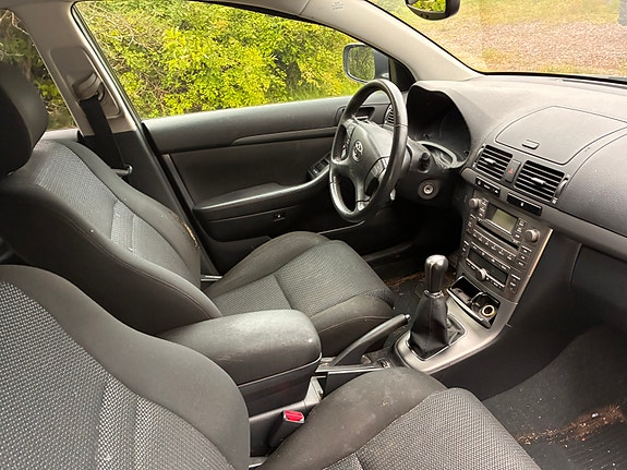 Toyota Avensis 5 of 5