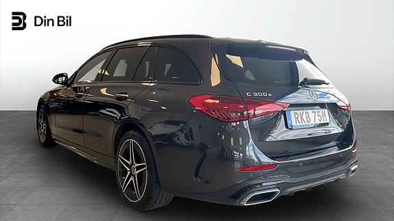 Mercedes-Benz C300 3 of 5