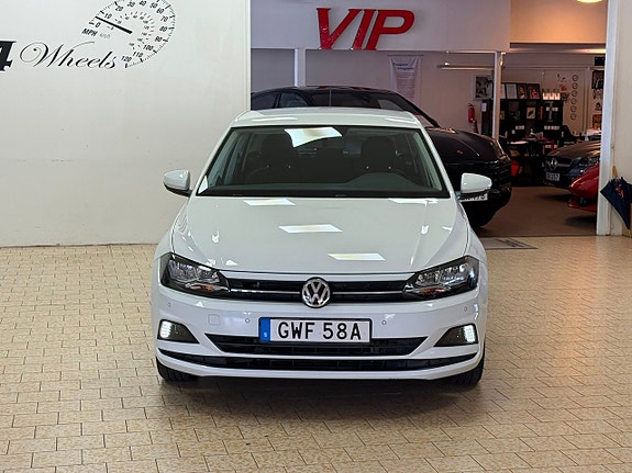 Volkswagen Polo 10 of 23