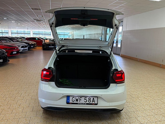 Volkswagen Polo 11 of 23