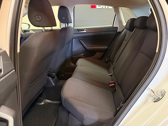 Volkswagen Polo 15 of 23