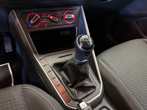 Volkswagen Polo 19 of 23
