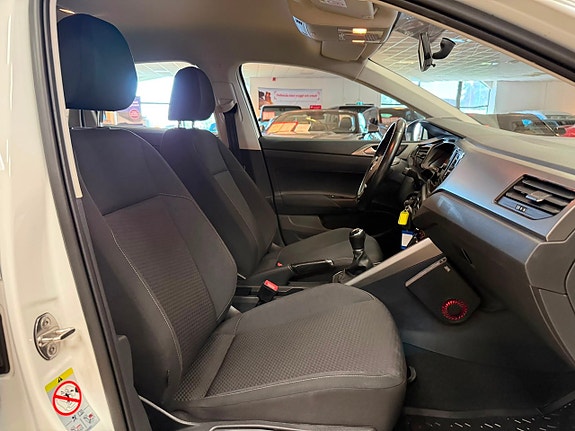 Volkswagen Polo 17 of 23