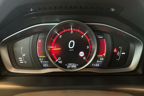 Volvo V70 17 of 30