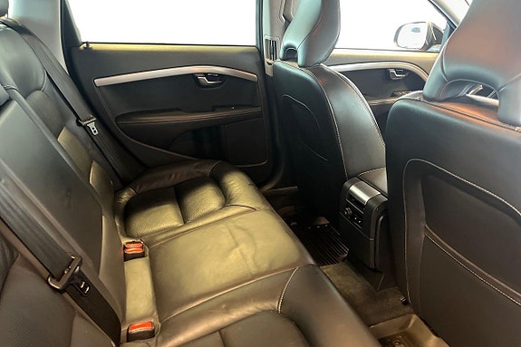 Volvo V70 25 of 30