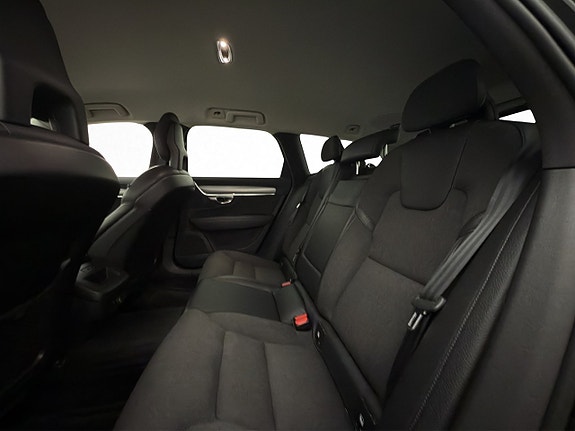 Volvo V90 26 of 30