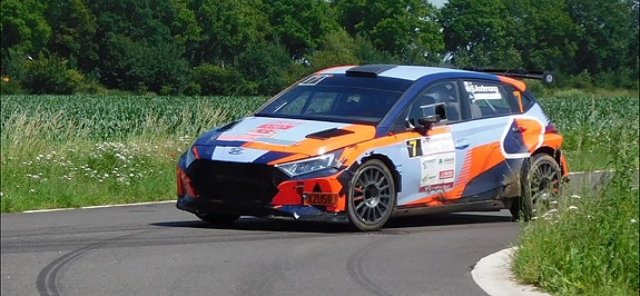 Hyundai i20 3 of 10