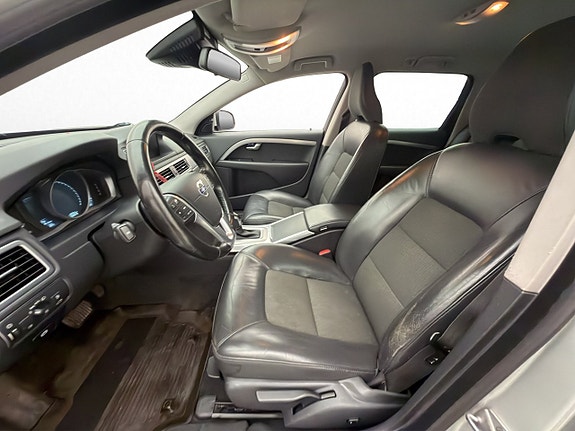 Volvo V70 13 of 30