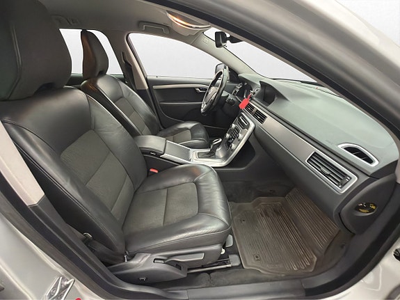 Volvo V70 27 of 30