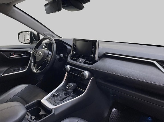 Toyota RAV4 10 of 23