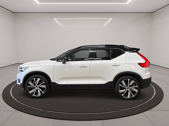 Volvo XC40 6 of 30