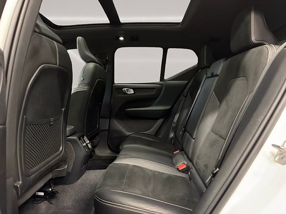 Volvo XC40 15 of 30