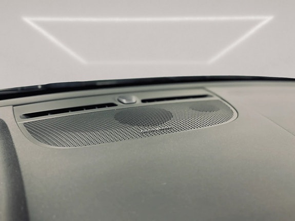 Volvo XC40 17 of 30